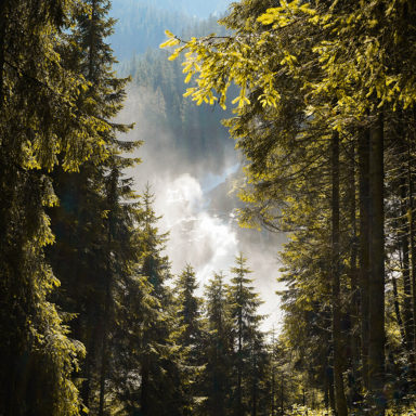 Zu sehen sind die Krimmler Wasserfälle in Österreich