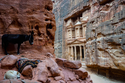 Zu sehen ist das Schatzhaus Petra in Jordanien