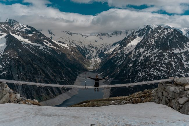 Blick auf die Kebema Hängebrücke