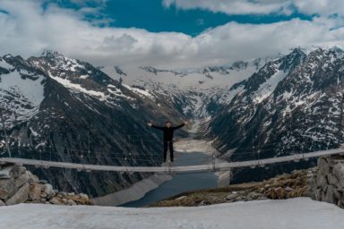 Zu sehn ist die Kebema Hängebrücke