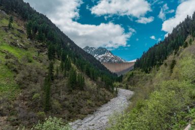 Zu sehen ist die Schleigeis Staumauer