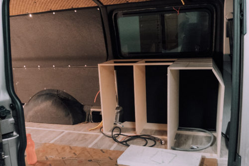 zu sehen ist das Grundgerüst einer Camper Küche für den VW T5 und T6