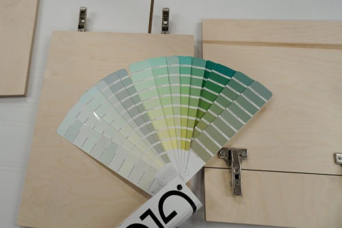 zu sehen ist die Farbkarte für die Farbauswahl der Möbelfronten Camper Küchenblock