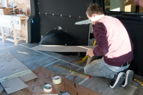 Hier seht Ihr einen VW T6 Camper Küchenblock