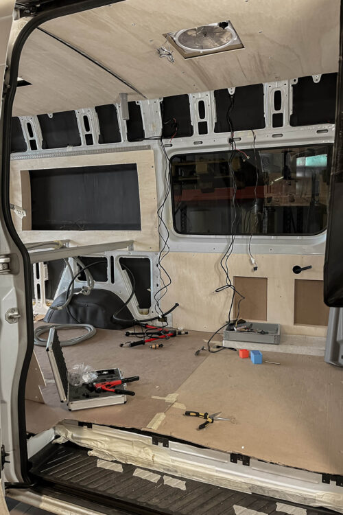 Hier seht ihr unser unsere Vorabreiten für die Elektrik.