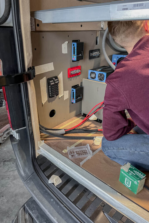 Hier seht ihr unser unsere Vorabreiten für die Elektrik.