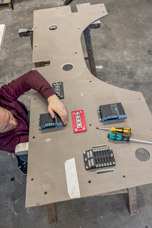 Hier seht ihr unser unsere Vorabreiten für die Elektrik.