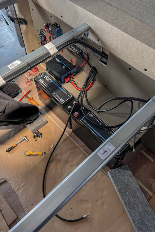 Hier seht ihr unser unsere Vorabreiten für die Elektrik.