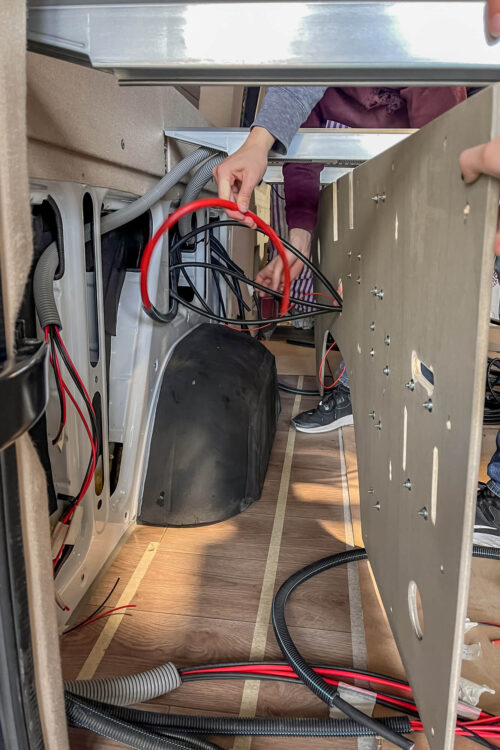 Hier seht ihr unser unsere Vorabreiten für die Elektrik.