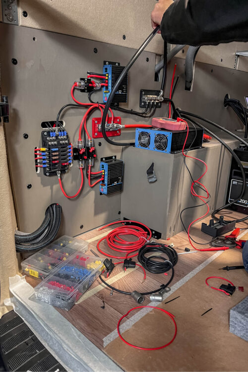 Hier seht ihr unser unsere Vorabreiten für die Elektrik.